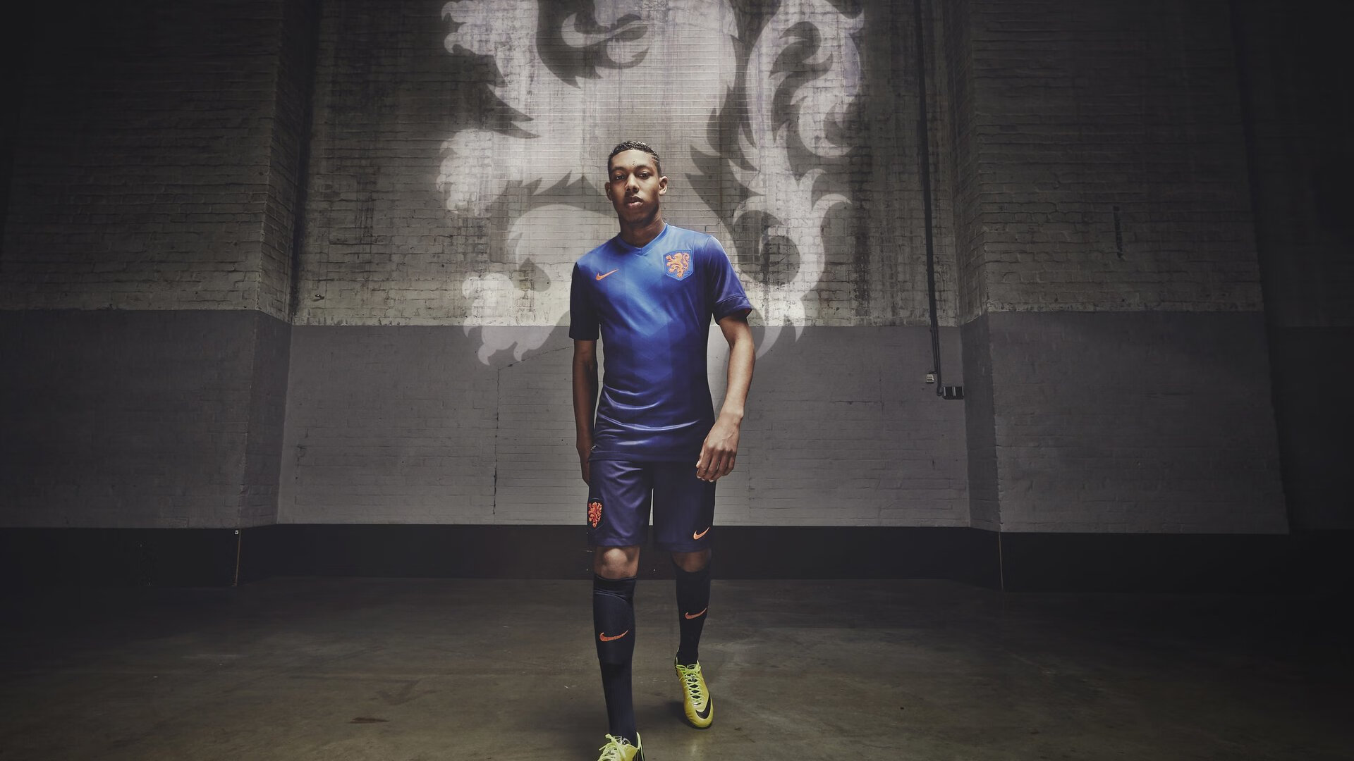 开云足球直播-唯一性，托尼关键回合不手软，国际米兰巅峰对决胜出曼城